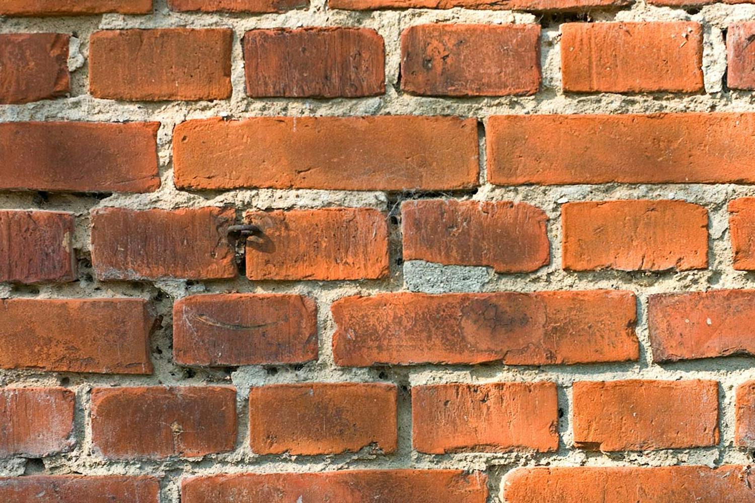 Utette mørtelfuger Utette mørtelfuger skiftes ut